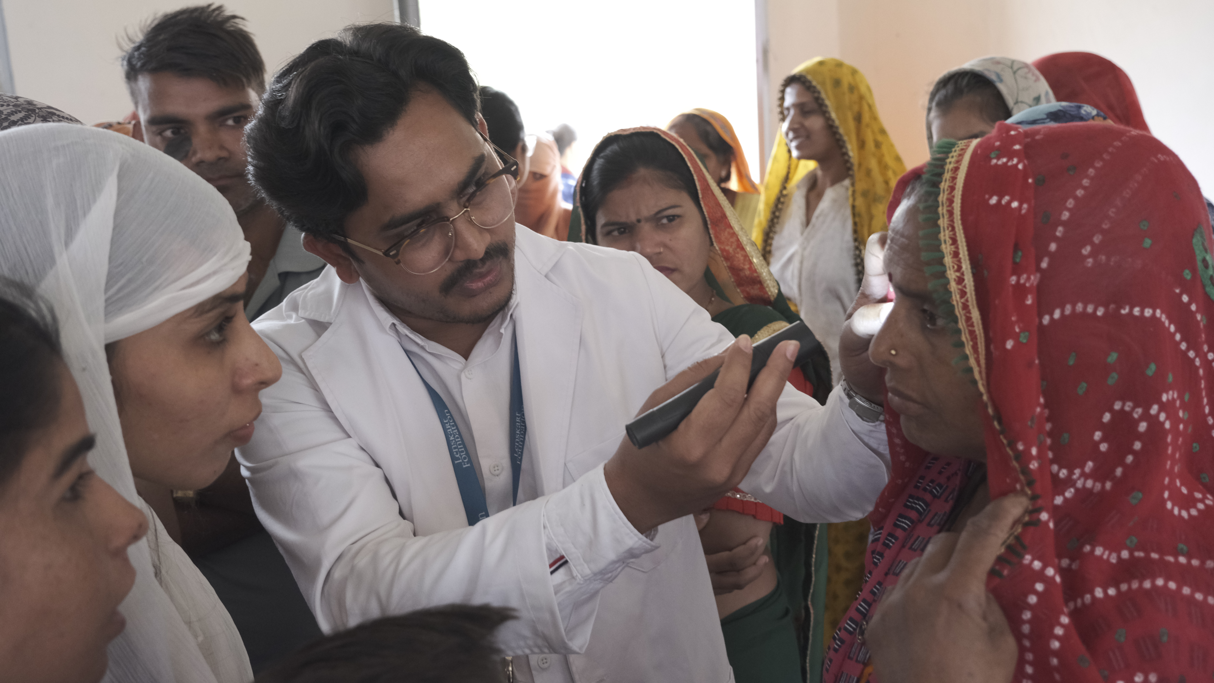 Glasses distribution
